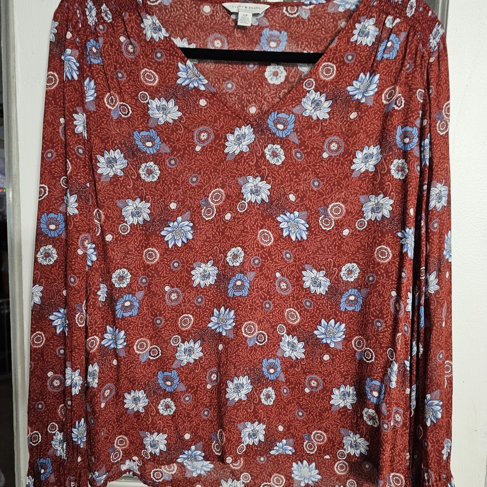NWOTS! LUCKY BRAND LONG SLEEVE V NECK BLOUSE! SIZE S/P! NWOTS!